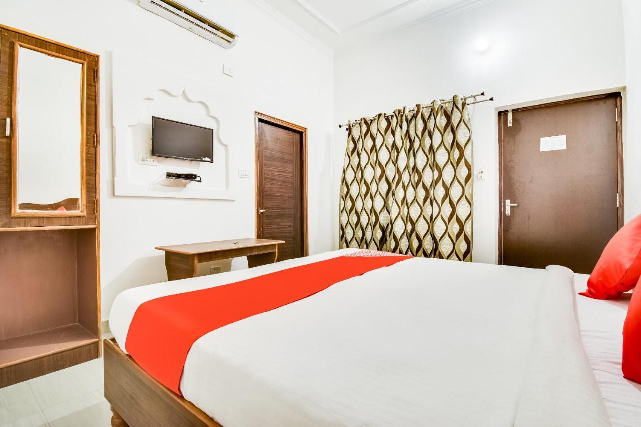 Hotel Capital O 23129 Chelsea Palace Khajurāho Exterior foto